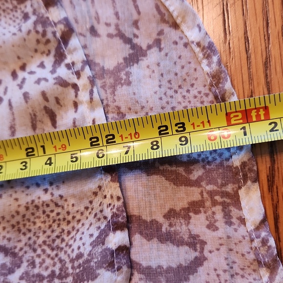 18. H&M, Women's Top, Size 4, Cream and tan, Great condition - Picture 7 of 8